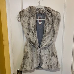 💥SOLD💥BURNING TORCH Gray Sheared Faux Fur Vest